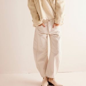 Free People Mid-Rise Barrel Jeans in Milk (White/Cream) NWT